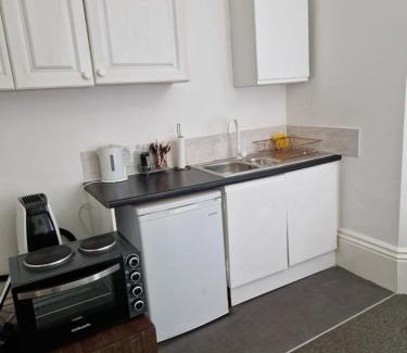 Doncaster House | Spacious Victorian Studio Flat