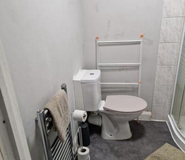 Doncaster House | Spacious Victorian Studio Flat