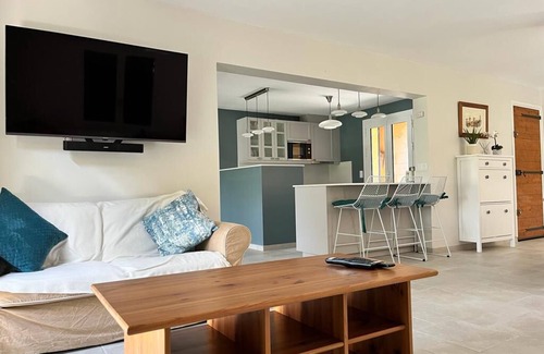 Saint-Siffret Villa | spacious villa with pool, ideal for families near the historic town of Uzes
