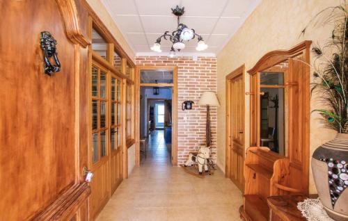 La Marina Villa | Spacious Villa with Pool near the Beach in Alicante