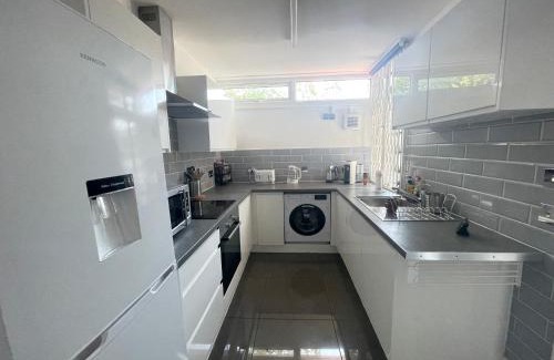 Camberwell Green House | Spacious & Welcoming 4BD House - Kennington