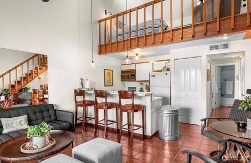 Quincy Condo | Spanish Villa w/a Spa-Like Feel overlooking large pool & near the Gorge shuttle