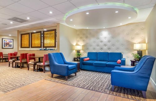 College Park Hotel | Spark by Hilton Atlanta Airport South College Park