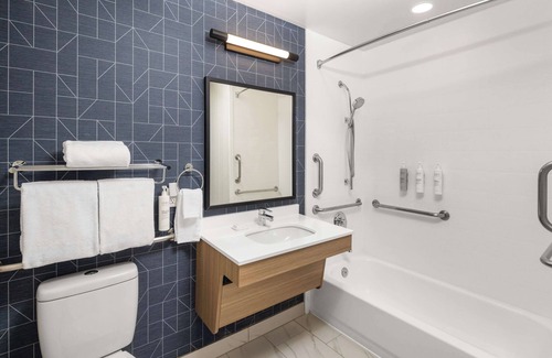 Salt Lake City Hotel | Spark by Hilton Salt Lake City Airport