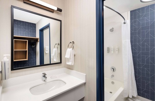 Salt Lake City Hotel | Spark by Hilton Salt Lake City Airport