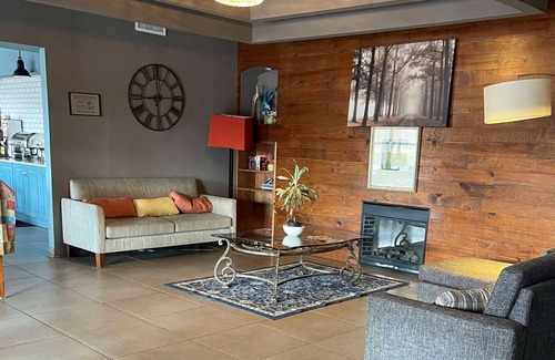 Sumter Hotel | Spark by Hilton Sumter