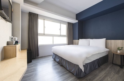 Central District Hotel | Sparrow Hotel