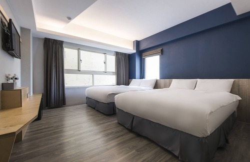 Central District Hotel | Sparrow Hotel