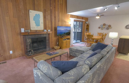 Incline Village Condo | Sparrows Nest by Lake Tahoe Accommodations