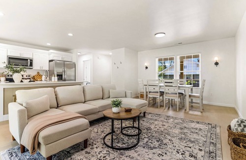 Spartanburg House | Spartanburg Home w/BBQ, Fire Pit. Sleeps 8.