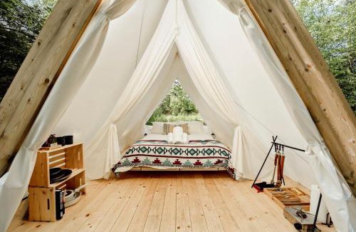 North Woodstock Other | Special A-frame Safari Tent in North Woodstock, New Hampshire