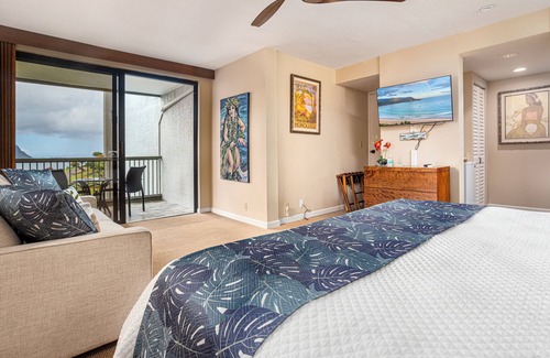 Princeville Resort | SPECIAL DEALS! Hotel Room Studio - Direct Bali Hai & Hanalei Bay Ocean Views