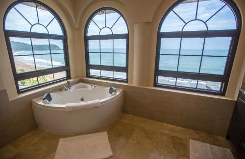 Barrio Los Faroles Apartment | Spectacular 3 bedroom Penthouse at Crocs Resort Casino