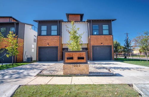 Denver Heights Apartment | Spectacular 3 BR Plus 2 and a Half BA Apt Near Downtown