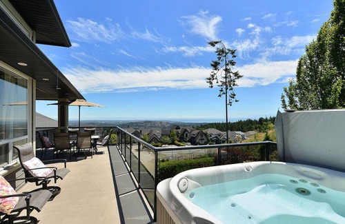 Bear Mountain Resort House | Spectacular 4 Bedroom Victoria Executive Suite With Amazing Views