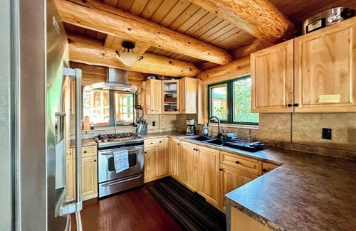 Lac La Hache House | Spectacular Archive Homepage for Lac La Hache