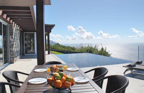 Estreito da Calheta Villa | Spectacular Calheta Villa Villa Cliffscape 3 Bedrooms Panoramic Sea Views Well-Furnished In