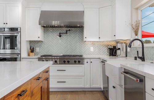 Healdsburg House | Spectacular Healdsburg Manor-4BR/4.5BA, POOL+2 SPA!