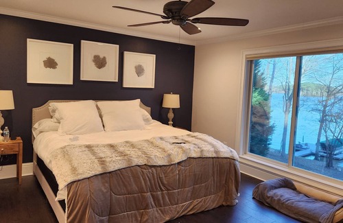Buckhead House | Spectacular Lakefront Home