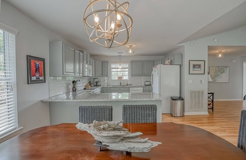 Beaufort House | Spectacular Marsh Views on Waters Edge