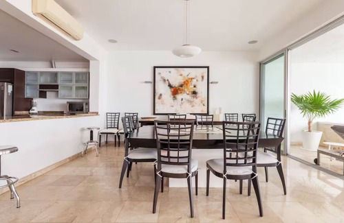 Puerto Marques House | Spectacular oceanfront apartment, ideal for families and friends!