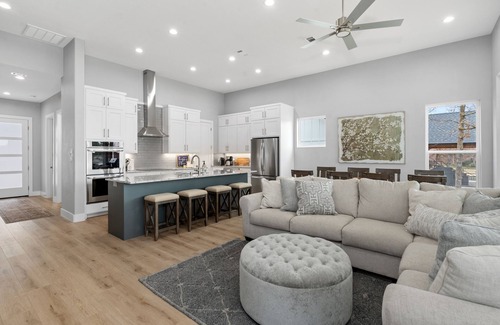 Enchanted Oaks House | Spectacular, New Waterfront Home. A Place to Escape and Enjoy Lake Life!