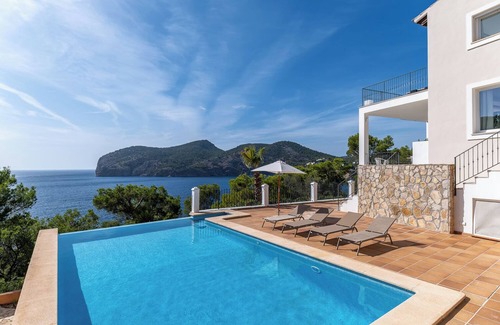 Camp de Mar Villa | Spectacular pool villa in Camp de Mar with stunning views
