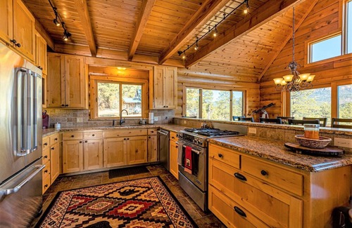 San Juan River Village Cabin | Spectacular Views, Hot Tub, Close to Wolf Creek & San Juan River