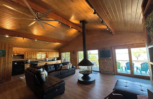 Beaver Island House | Spectacular Views of Paradise Bay