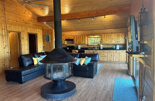 Beaver Island House | Spectacular Views of Paradise Bay