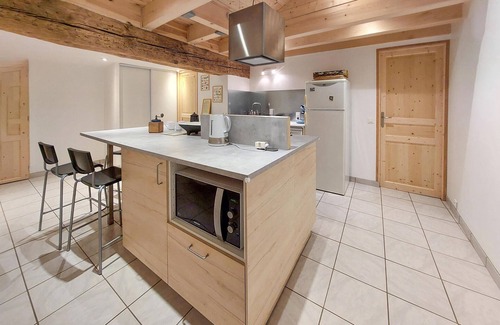 Les Estables Apartment | Spend a quiet and at the same time active vacation in this pleasant vacation apartment.