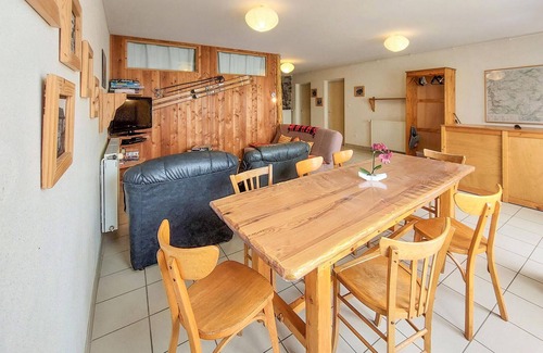 Les Estables Apartment | Spend a quiet and at the same time active vacation in this pleasant vacation apartment.