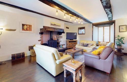 La Boussac House | Spend a relaxing time in an ideal location for outdoor activities.