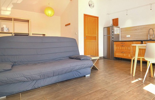 Saint-Martin-de-Crau Apartment | Spend a vacation close to nature in this inviting vacation apartment.