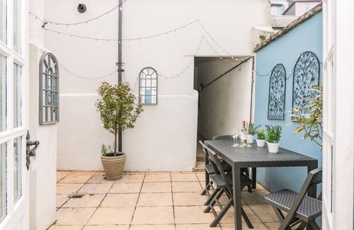 Dartmouth Cottage | Spinners House