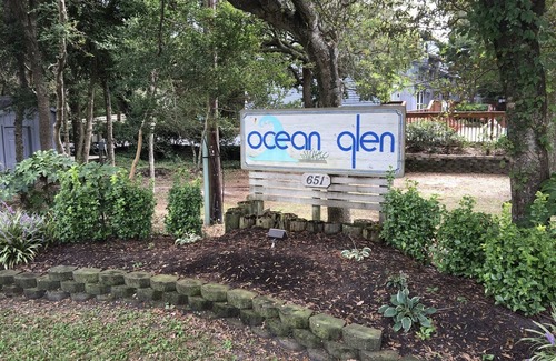 Pine Knoll Shores House | “Spivey’s Korner” Ocean Views, Easy Steps to quiet sandy Beach - secure WiFi