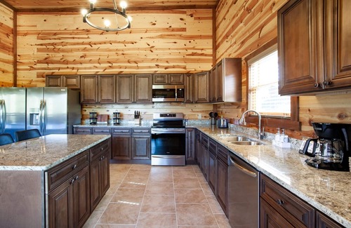 Chalet Village North Cabin | Splash Of Gatlinburg 6 Bedroom Cabin by RedAwning
