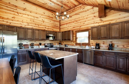 Chalet Village North Cabin | Splash Of Gatlinburg 6 Bedroom Cabin by RedAwning