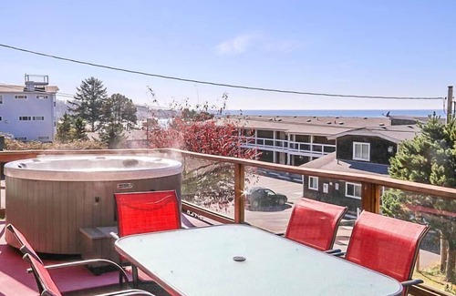 Depoe Bay House | Splash of Glory