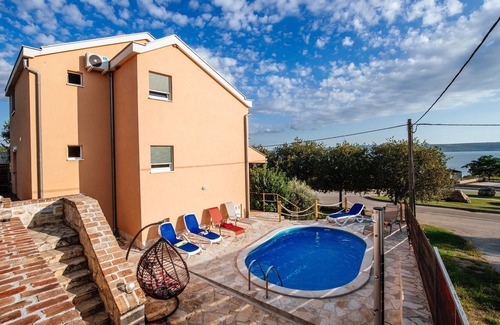 Maslenica House | Splendid Holiday Home in Jasenice