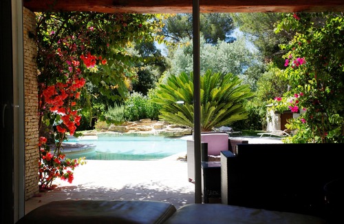 Sausset-les-Pins Villa | Splendid Vacation Villa on the shores of the Mediterranean.