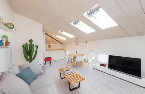 Santo Stefano Apartment | Splendido attico tra i Colli, Centro Storico e Ospedale Rizzoli