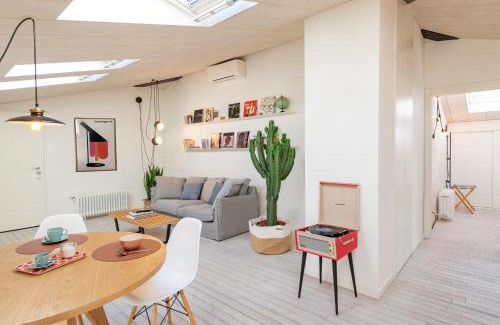 Santo Stefano Apartment | Splendido attico tra i Colli, Centro Storico e Ospedale Rizzoli
