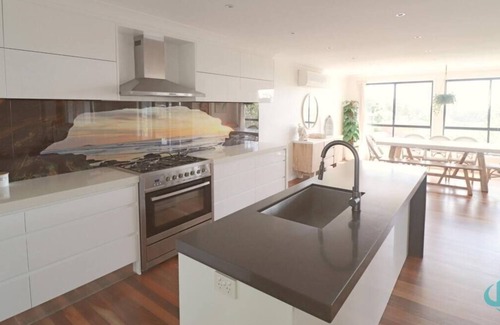 Caves Beach House | Splendour Hideaway - Luxury and pool - Caves Beach