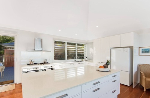Killcare House | Splendour on Grandview by HolidayCo.