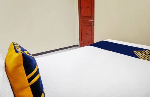 Dinoyo Hotel | SPOT ON 91615 Arumba Guest House Syariah