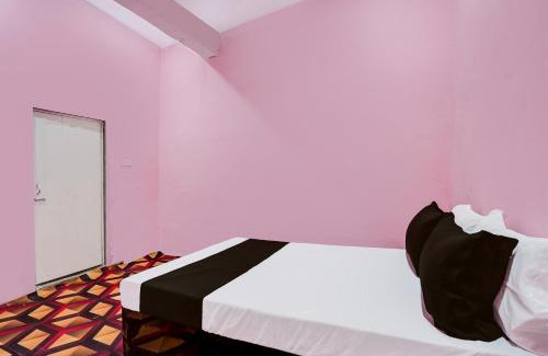 Gyanpur Hotel | SPOT ON Raj Palace