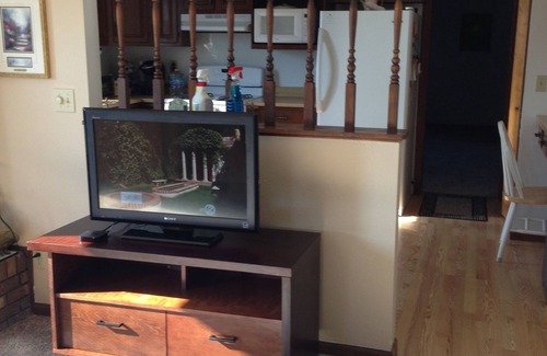 South Bend Apartment | Spotless 1-Bedrm Apt Visit Notre Dame/South Bend