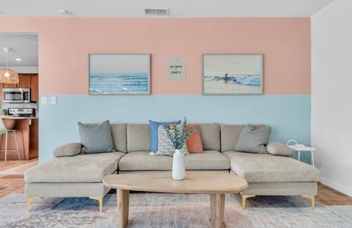 Palma Sola House | Sprawl Out & Relax in this Big Stylish Pool Home-Huge Patio- Near IMG & Beaches!