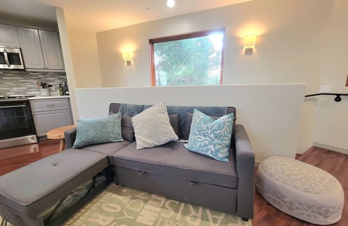 Loma Portal House | Spring in San Diego Walk to Liberty Station - 1 Bedroom House to Yourself